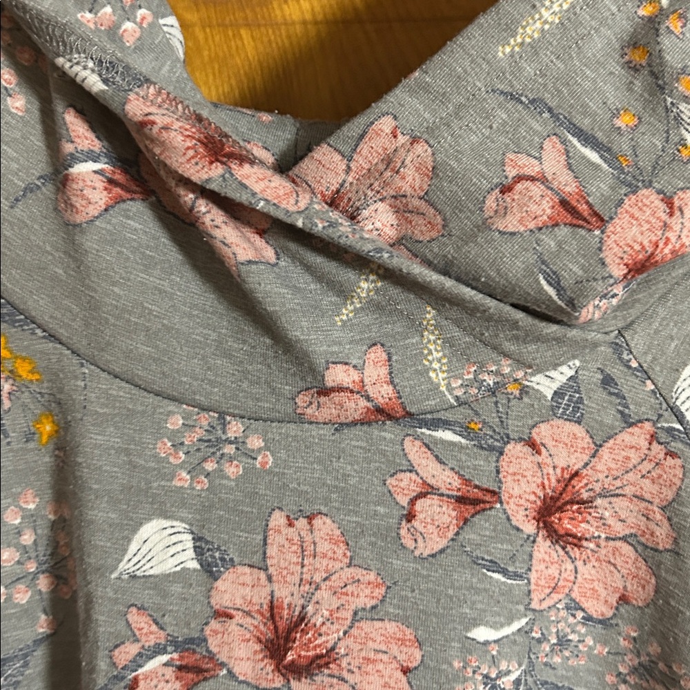 Lularoe - Picture 2 of 3